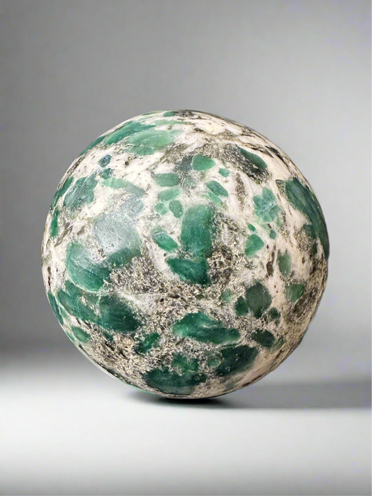 Emerald in Mica Sphere (74mm)